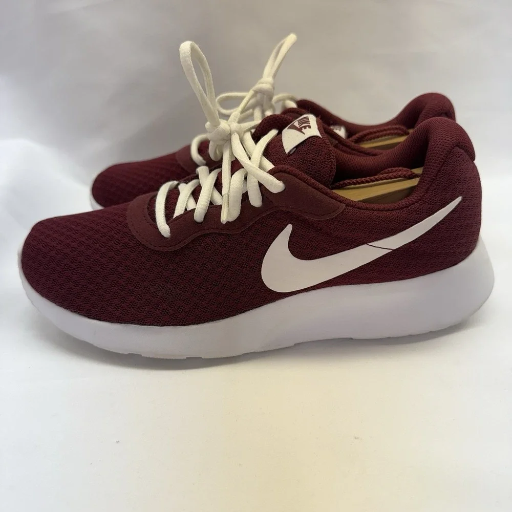 Nike Tanjun Team Burgandy White Womens Size 8.5 Walking Running Shoes Sneakers